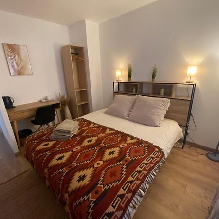 B&B Du Clos Menil อานีแย-ซูร์-แซน ภายนอก รูปภาพ