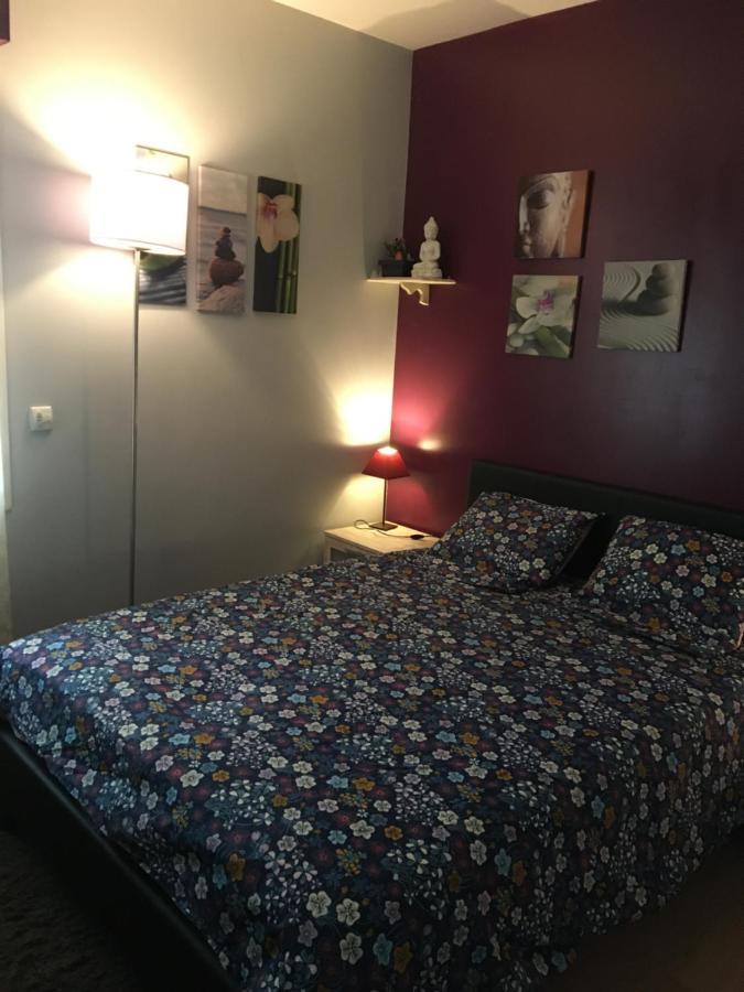 B&B Du Clos Menil อานีแย-ซูร์-แซน ภายนอก รูปภาพ